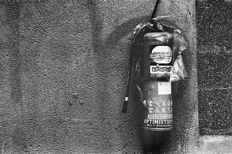 Pockmarked - Maco Eagle AQS 400 @ ISO6400 (Rollei Retro 400S)