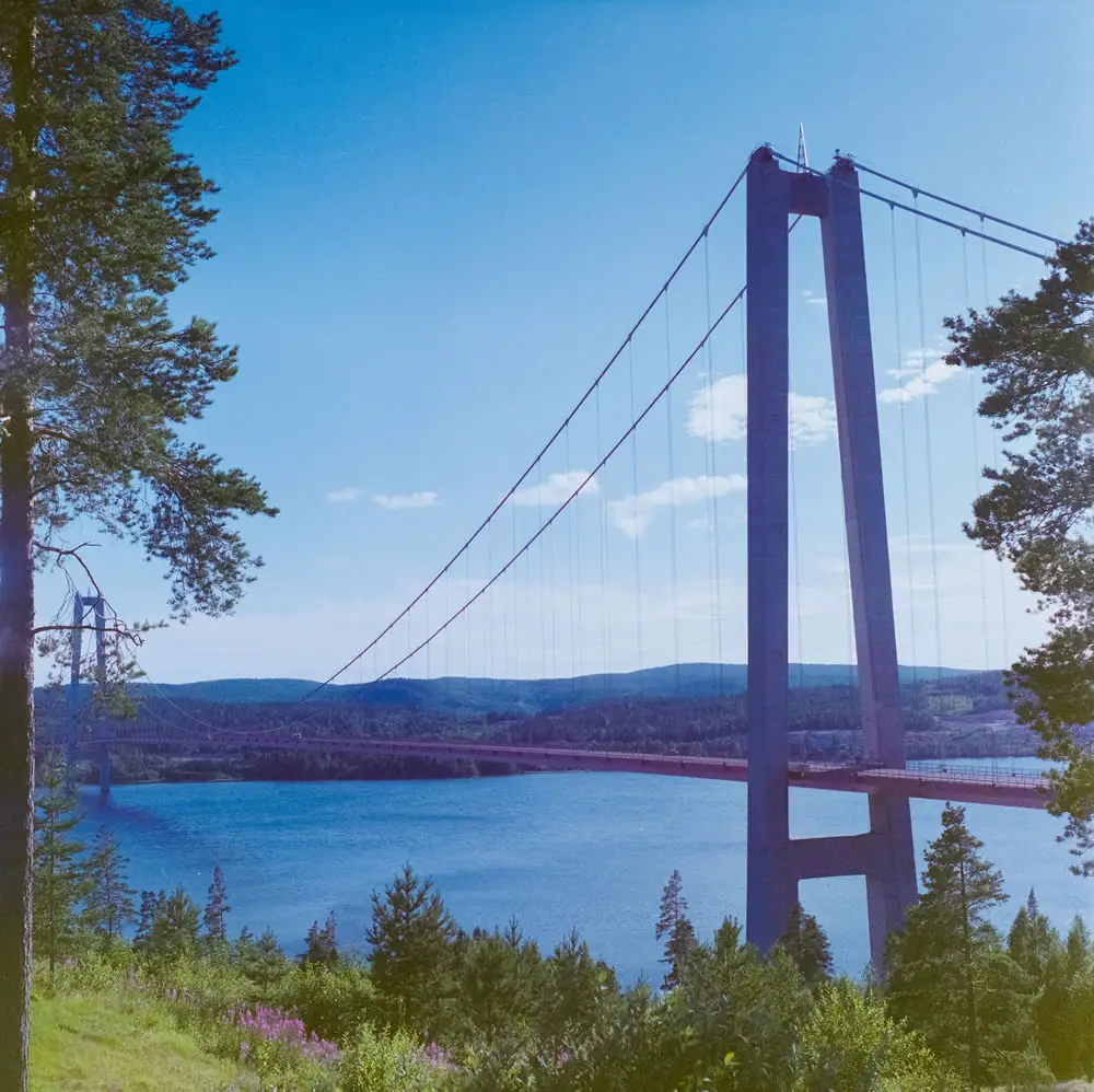 Hîga kusten bridge - Kodak Portra 400VC