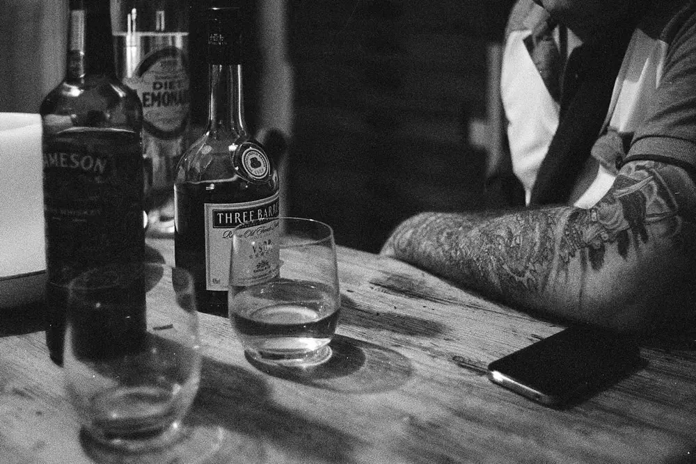 Booze with some old geexer - Ilford HP5 Plus