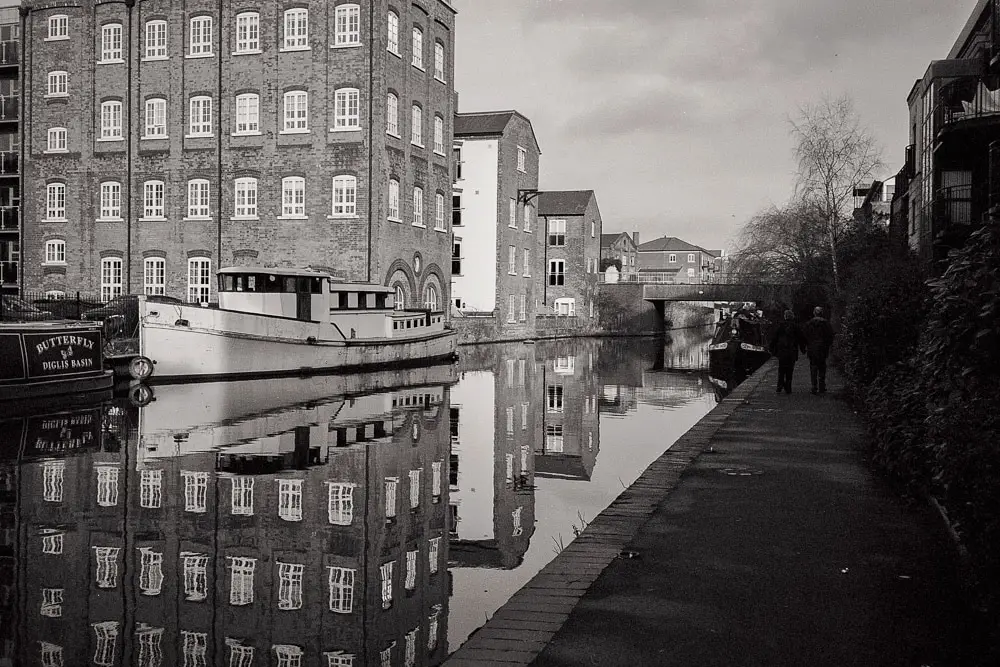 Worcester Birmingham Canal - Yashica T5 - Ilford XP2 Super