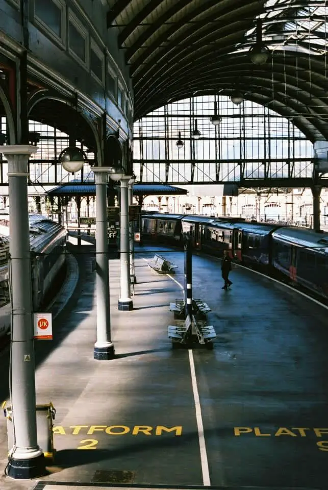 “North/South Platform” Newcastle Station, Newcastle, June 2015 - Fuji Superia 400 / Canon EOS3 / Canon 50mm f/1.8