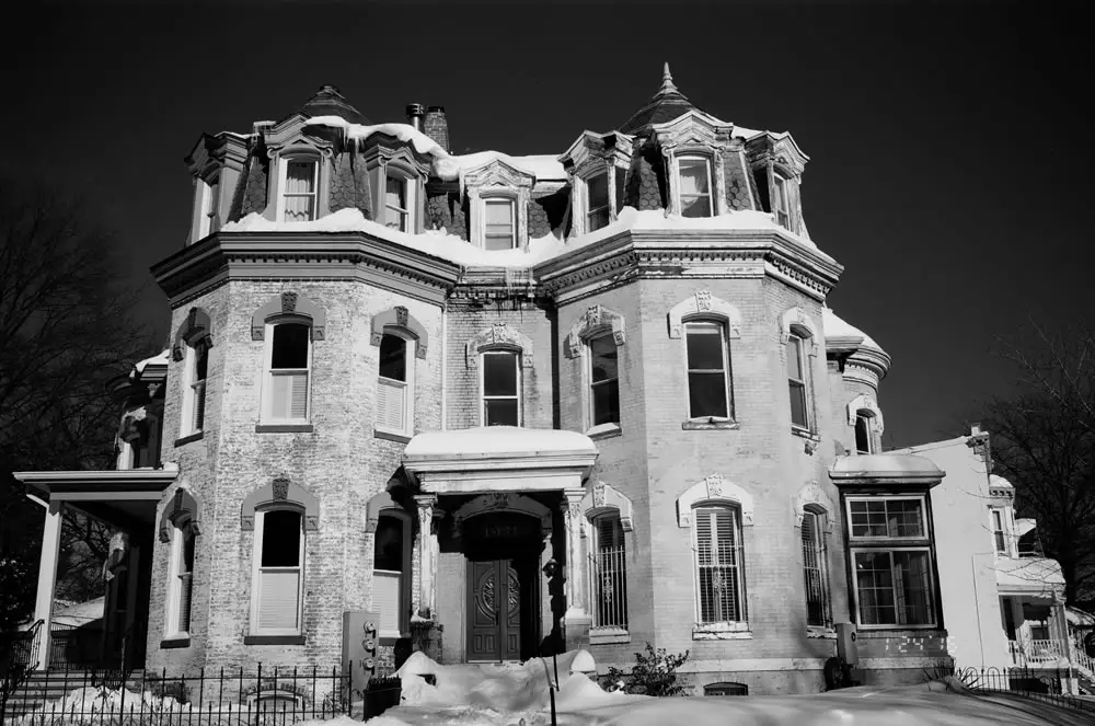Old Mansion. Konica Hexar AF, Kodak T-Max 100.