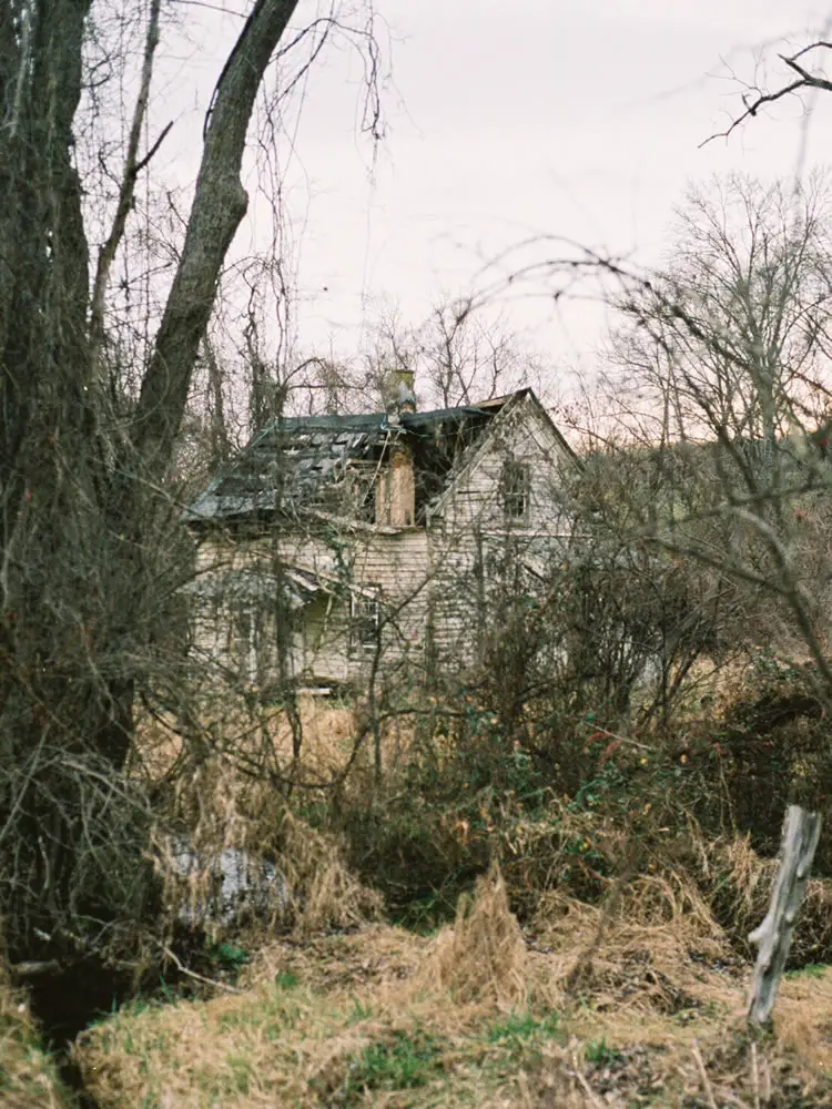 Decaying House, Nikon F3, Kodak Portra 400
