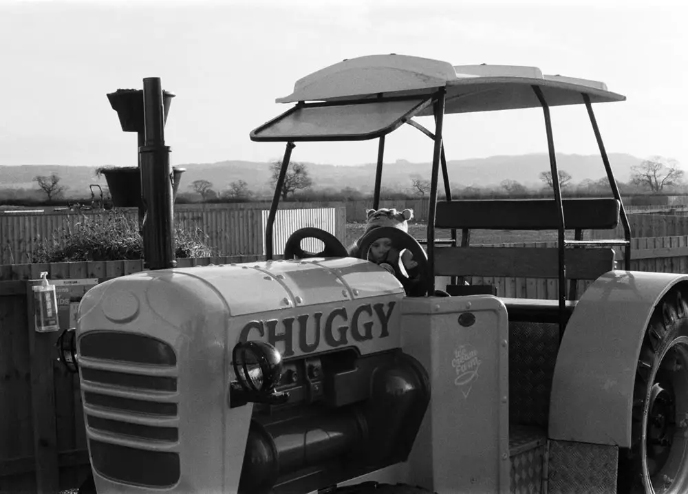 Chuggy - Ilford Delta 400 Professional - Olympus OM10 - Michelle Parr, Harman Technology Sales and Marketing