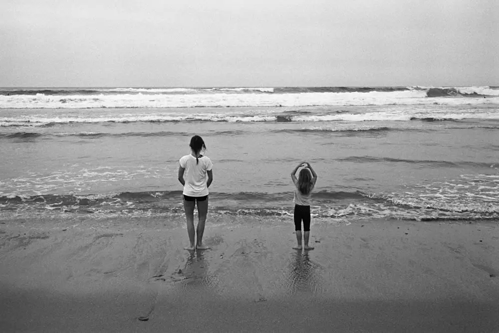 Beach ballet - Leica M6, Zeiss ZM C-Biogon 35mm f/2.8, Eastman Double-X.