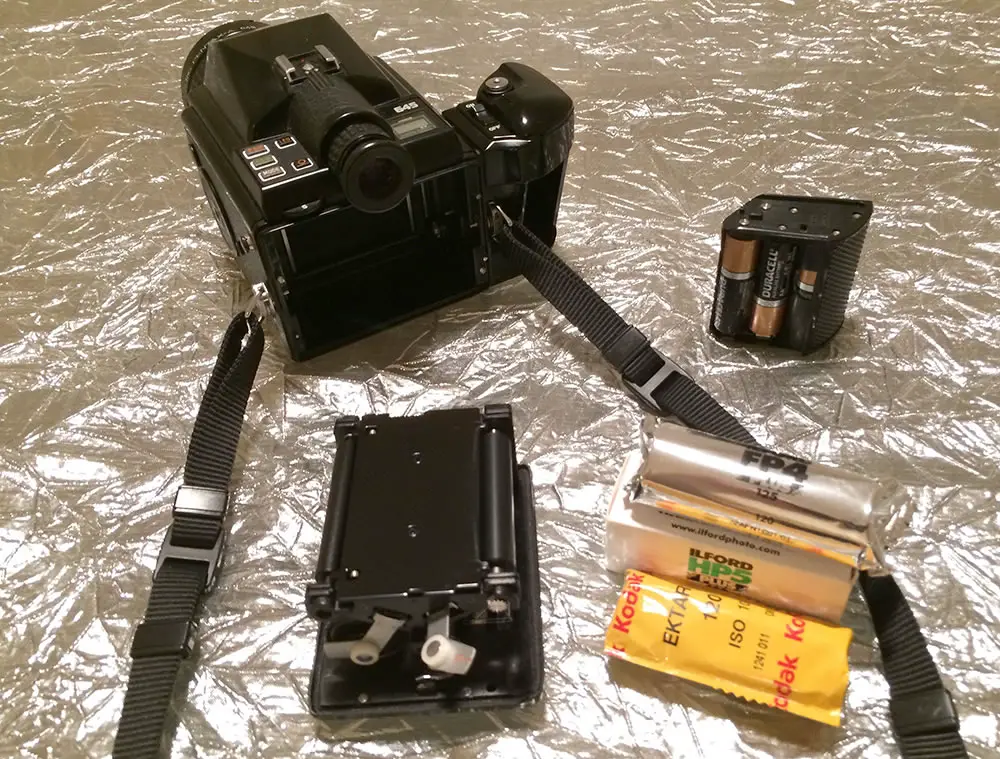Pentax 645 - Film insert and battery pack