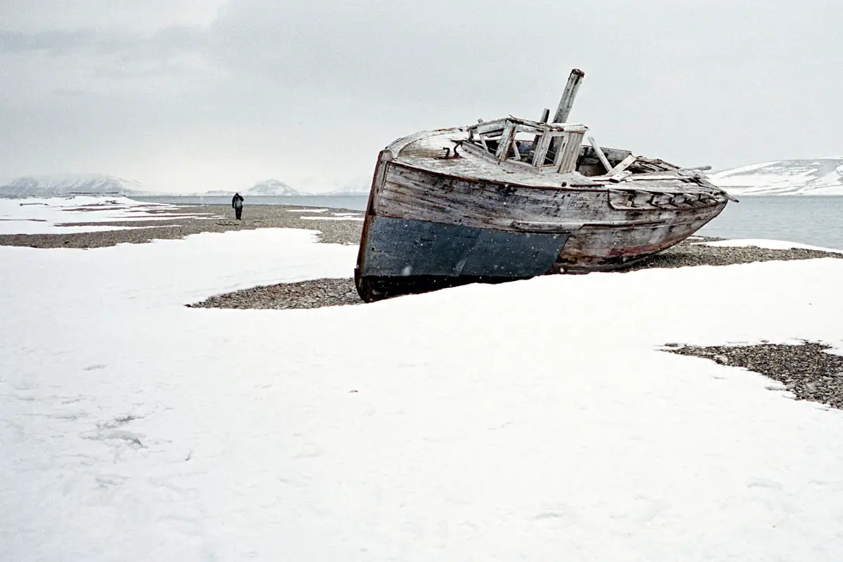 Alone Svalbard - Contax T3, Kodak Portra 400