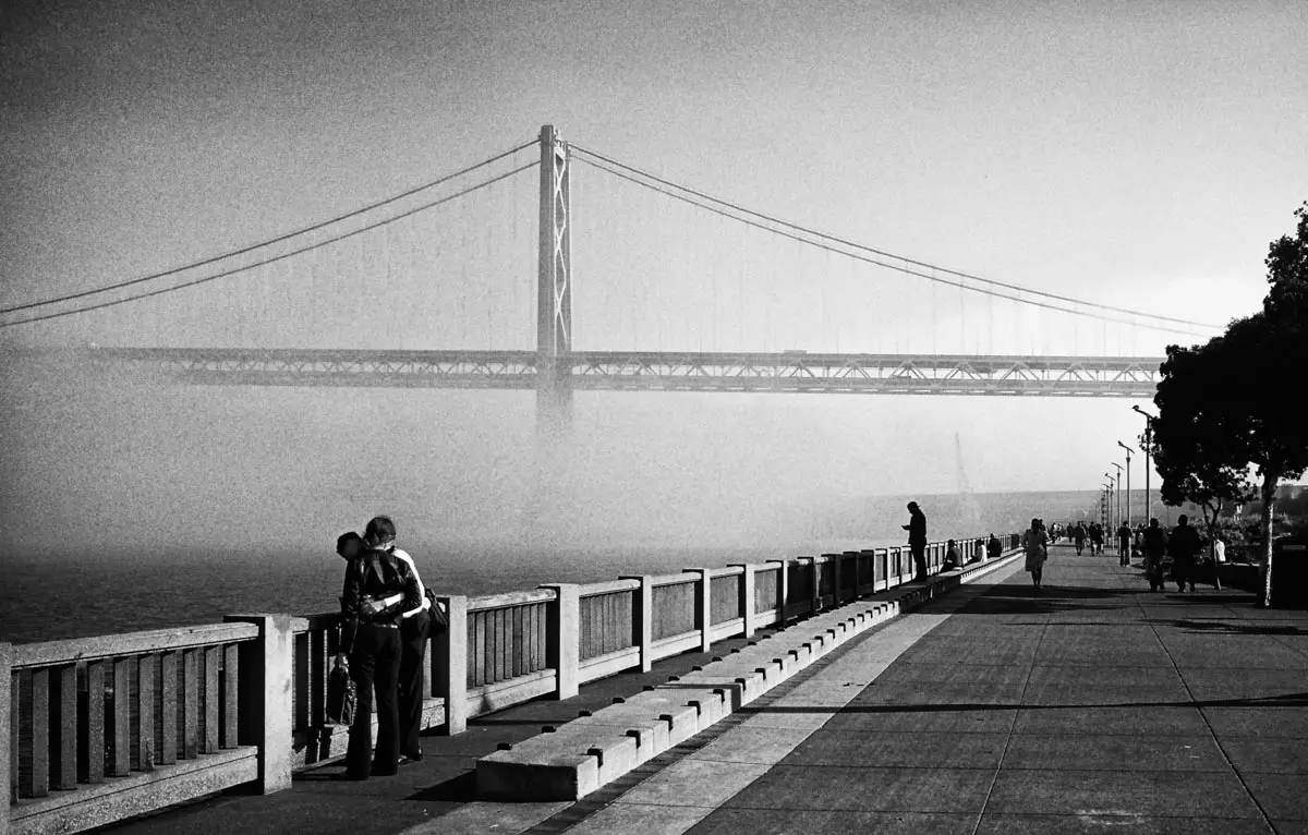 Forever Hug, San Francisco - Nikon F4, Kodak Tri-X 400