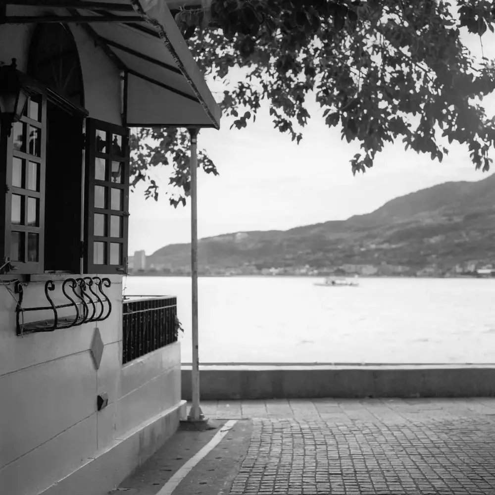 Summer getaway - Shot on Kodak Portra 400 BW at EI 400 - Black and white negative film in 120 format shot as 6x6 - Chromogenic film