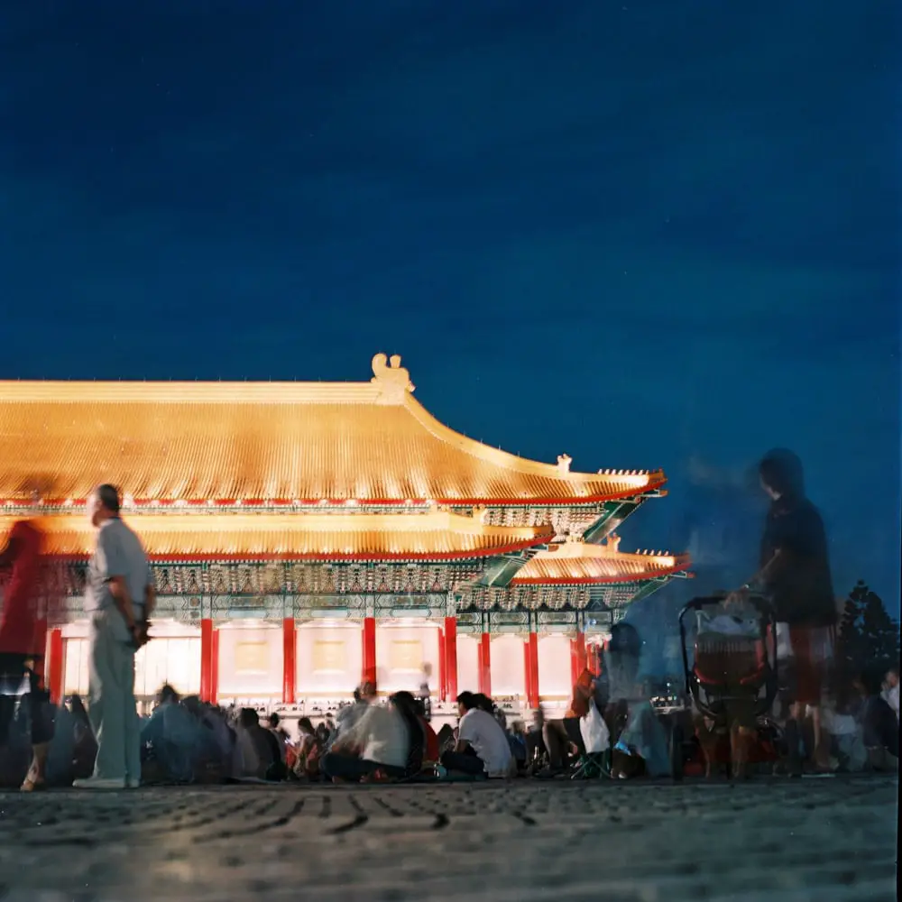 Evening glow - Shot on Fuji Pro 400H at EI 400. Color negative film in 120 format shot as 6x6.