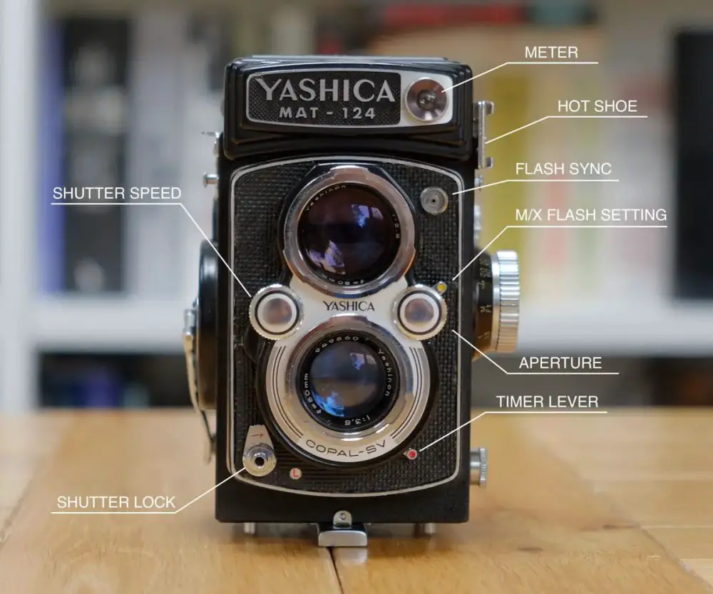 Yashica Mat-124 - Front