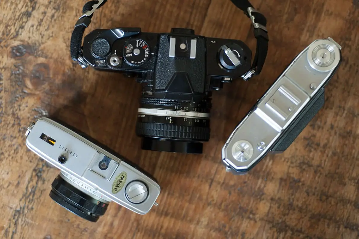 Way smaller than a Nikon FM with 50mm f1.4, and only a smidgin bigger than an Olympus Trip 35 - Zeiss Ikon Nettar II 518-16
