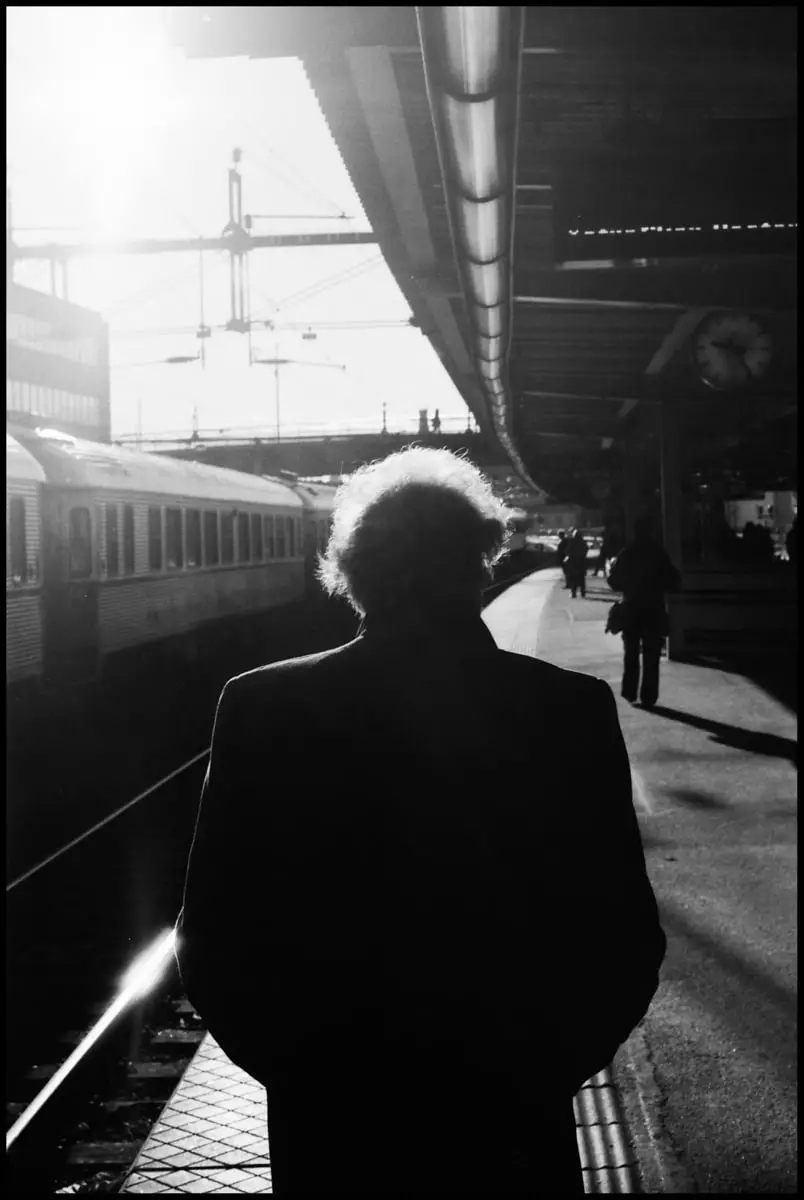 Stockholm Central - Train of thoughts - Pentax MX, 50mm - Kodak Tri-X 400