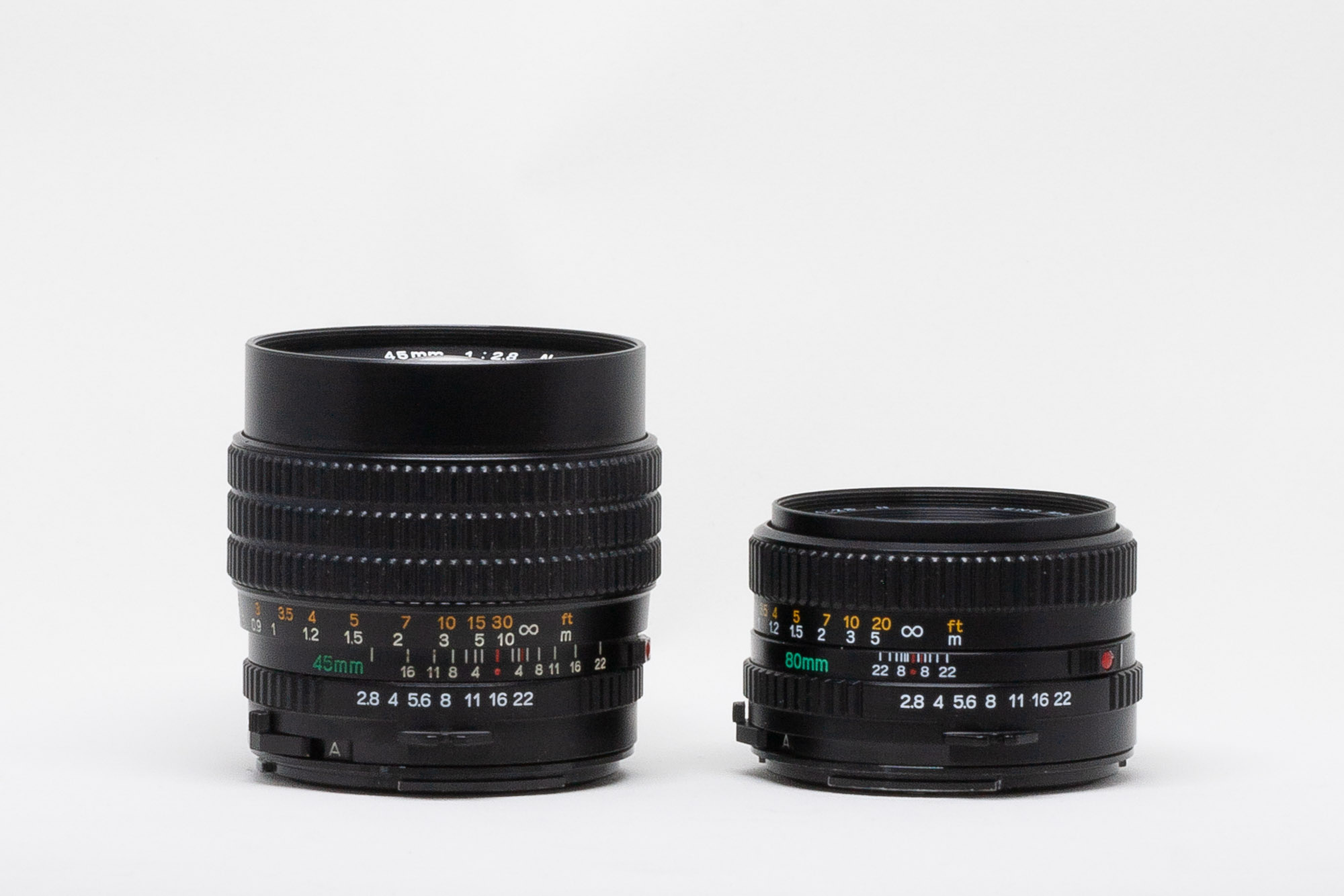 Side comparison of Mamiya-Sekor C 45mm f:2.8 N and Mamiya-Sekor C 80mm f:2.8 N lenses