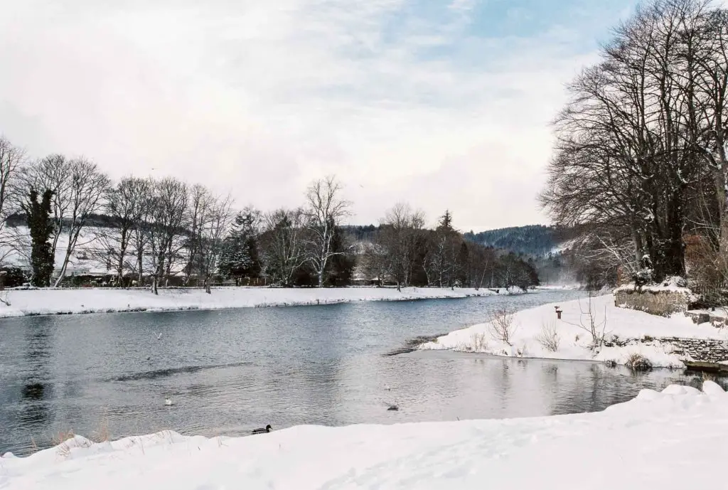 Snow in Haylodge - Haylodge Park Peebles - Nikon F100, Kodak Portra 400