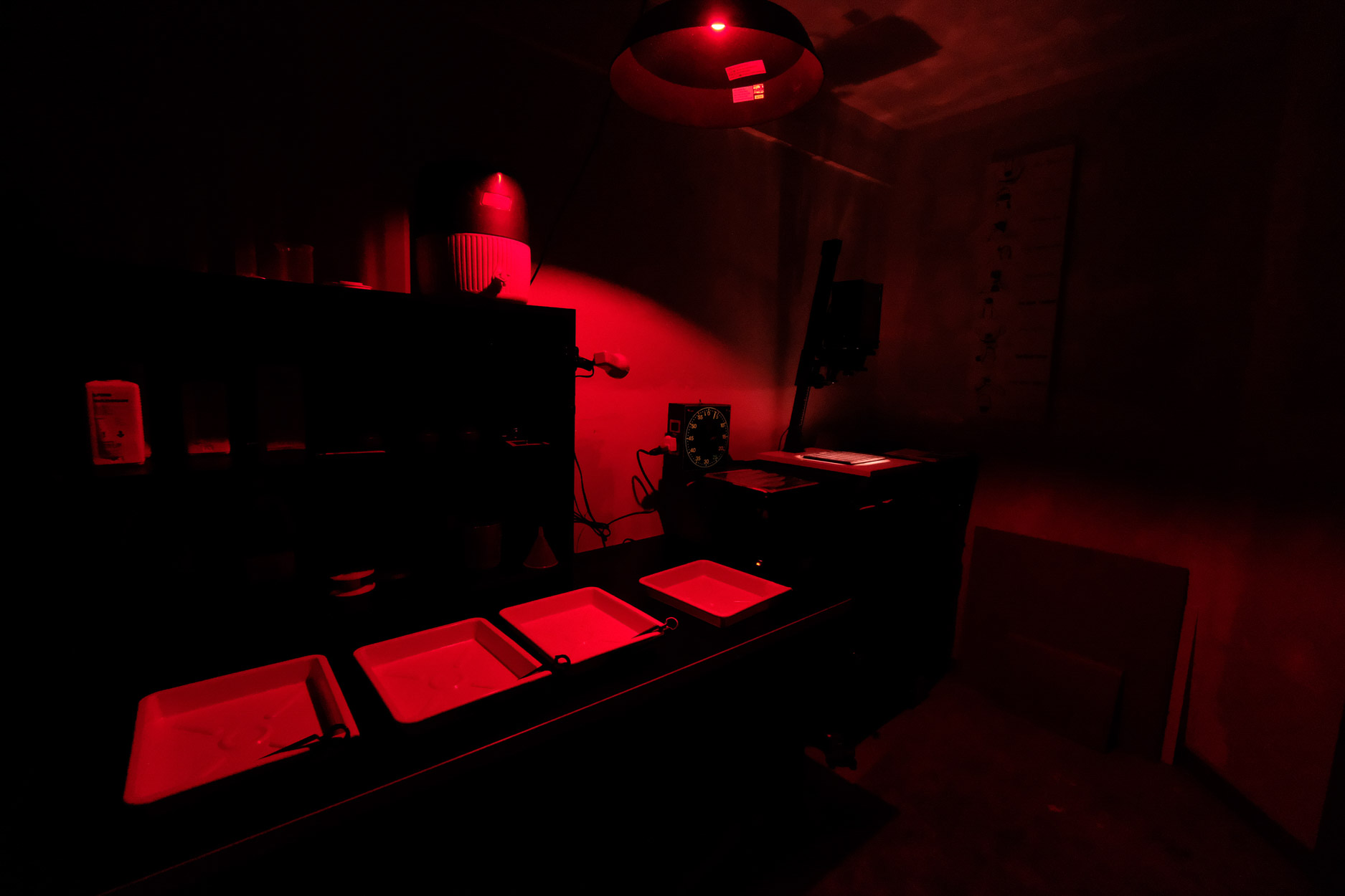 Budget darkroom - Darkroom safelight