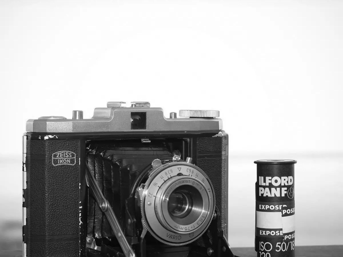 Zeiss Ikon Nettar 517/16 and expired ILFORD PAN F