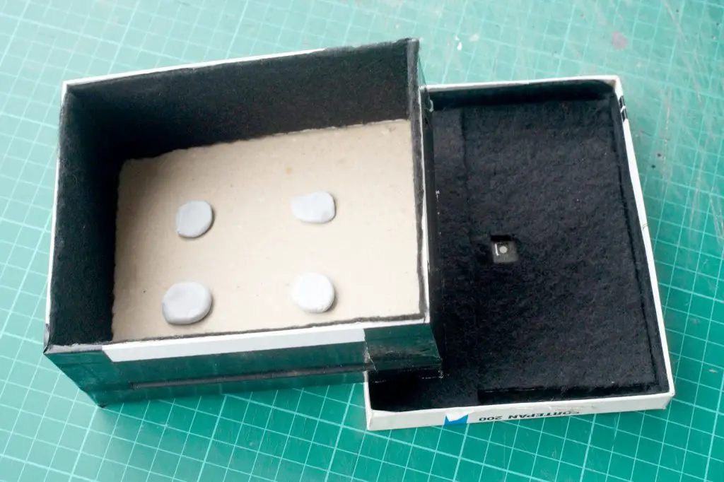 4x5 Pinhole build - Blu-tack film holder
