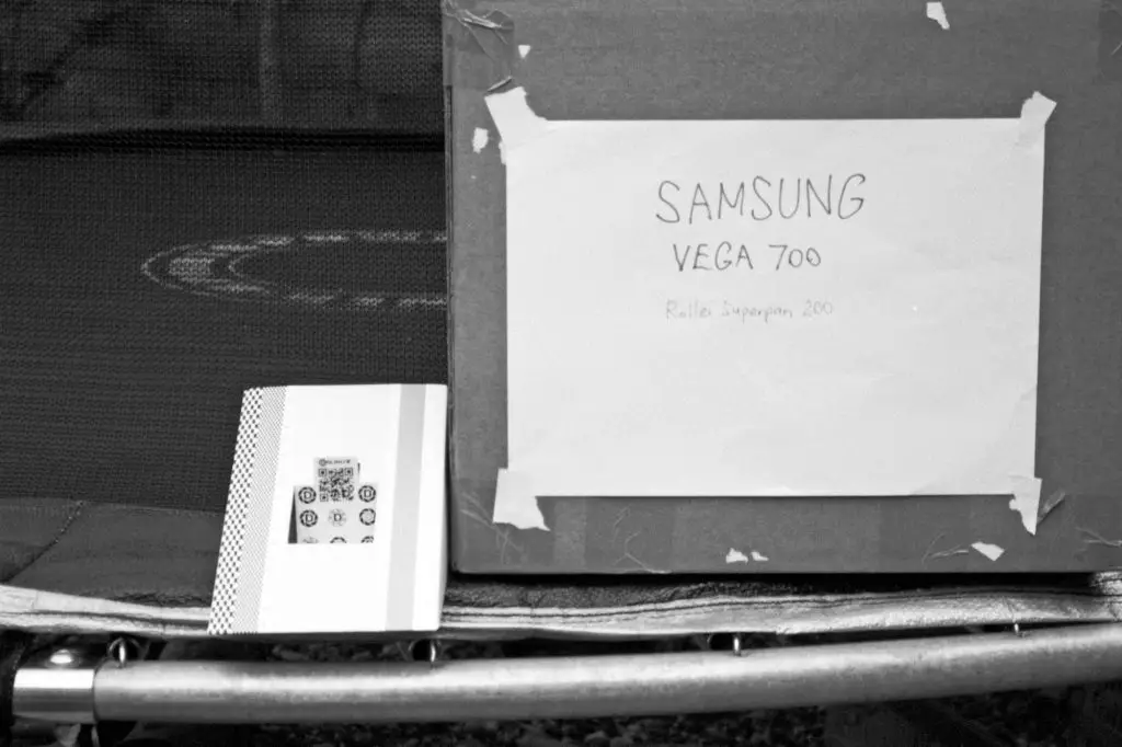 Samsung Vega 700 - Not the sharpest tool in the box