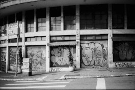 5 Frames With... Agfa Cinerex IC1N (35mm _ EI 200 _ Canon Prima Zoom 90u Date) - by Guilherme Maranhão