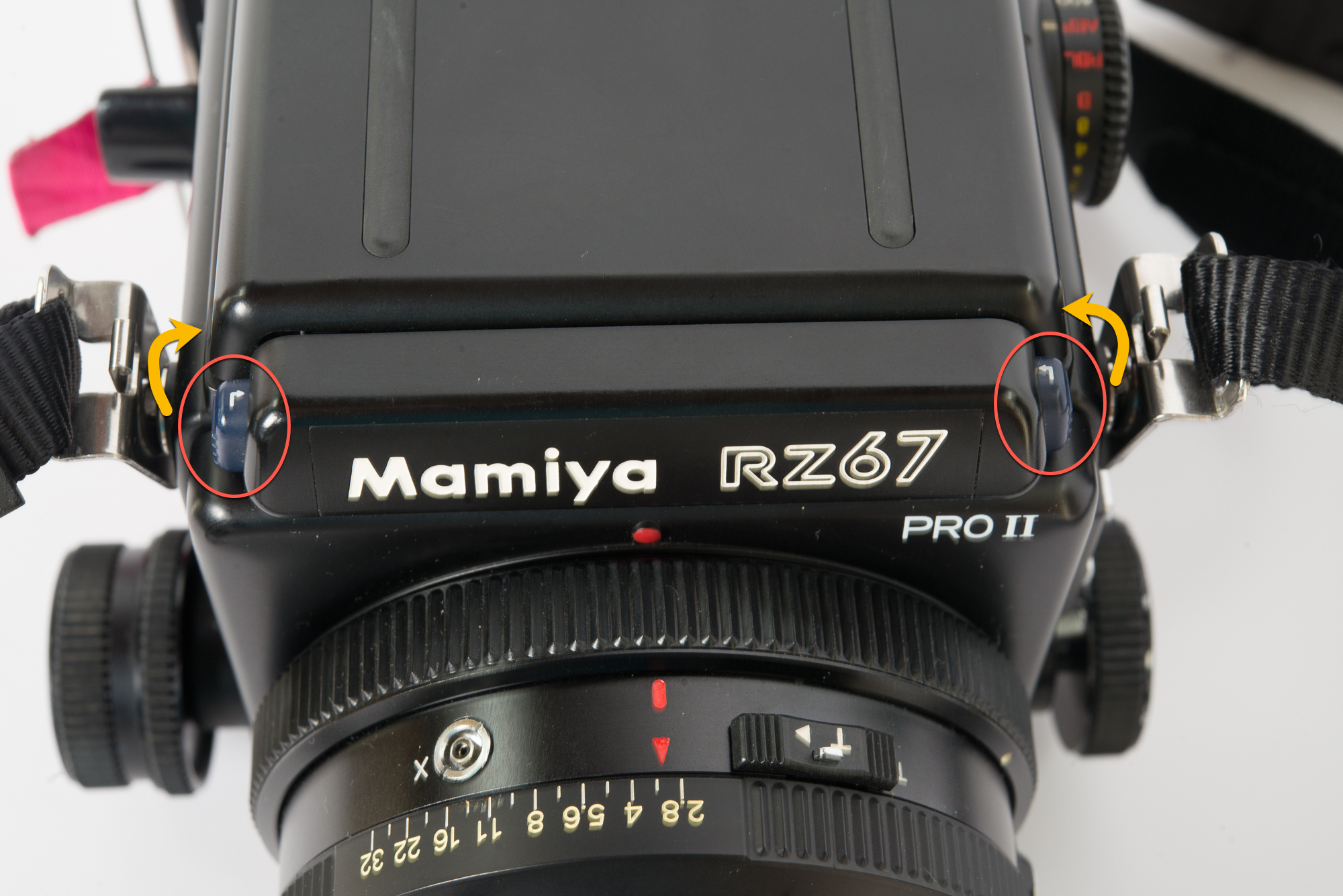 Mamiya RZ67 - Remove and replace viewfinder (step 1)