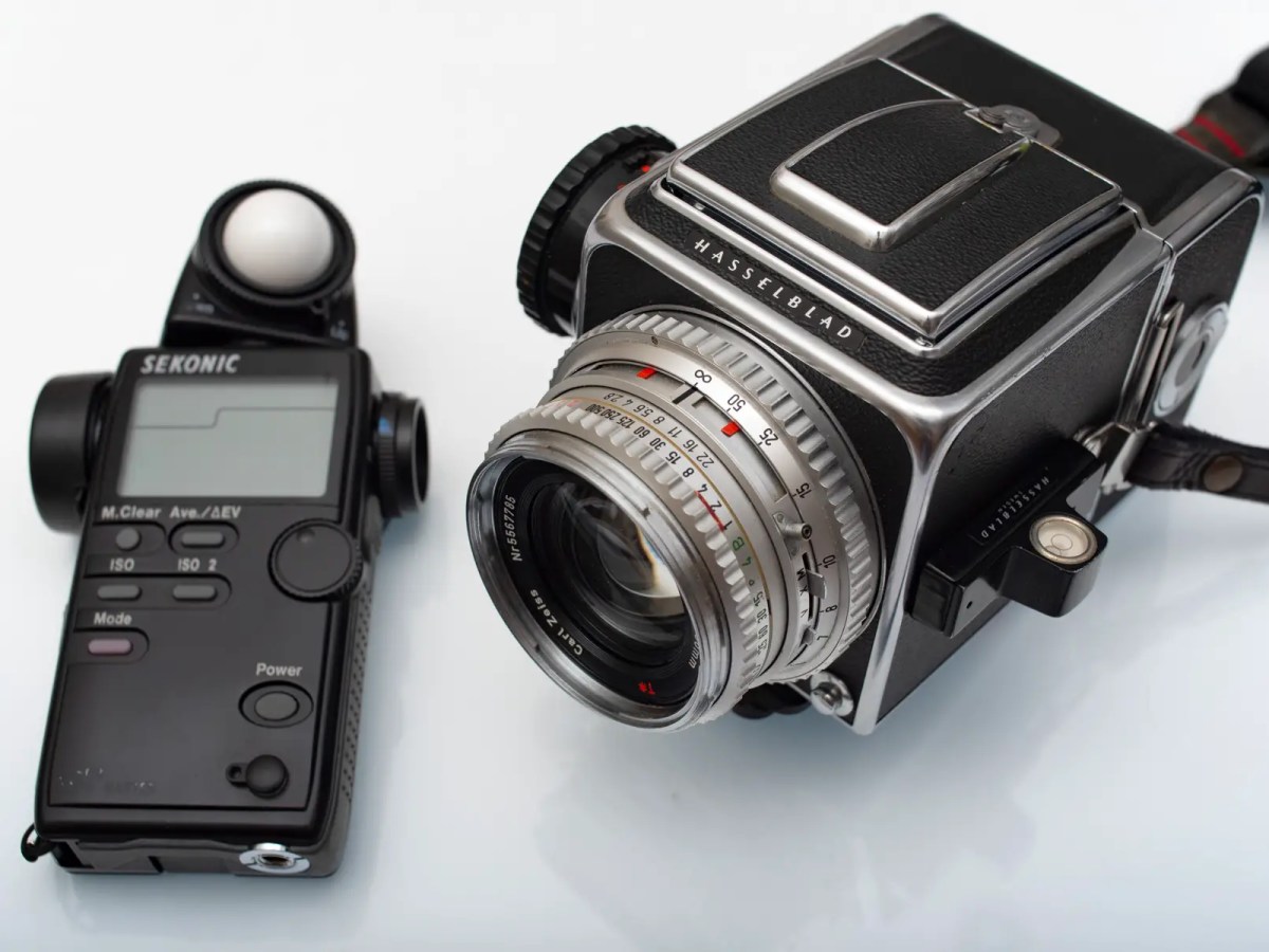 My Hasselblad 500C/M, Zeiss Planar 80mm f:2.8 C and Sekonic L-508 light meter