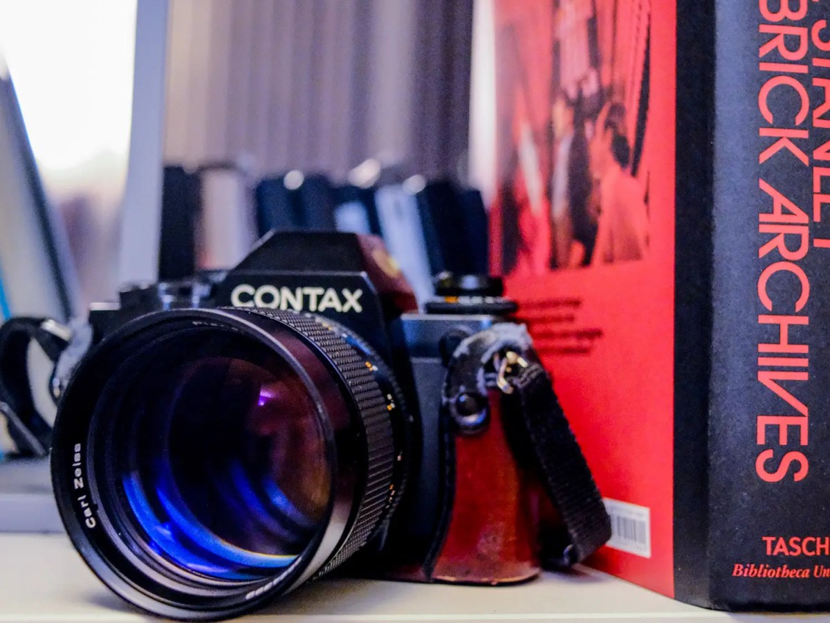 Contax 159 MM and ZEISS Planar 85mm f/1.4