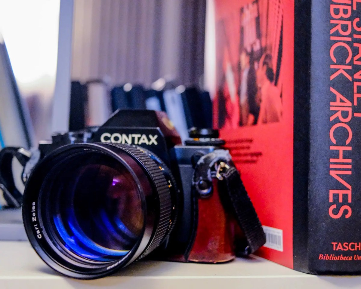 Contax 159 MM and ZEISS Planar 85mm f/1.4