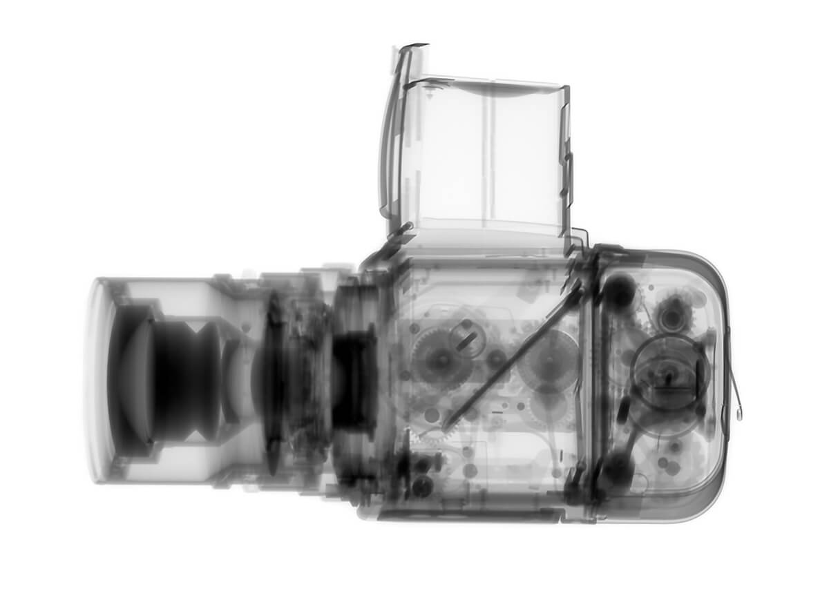 The evolution of the camera as seen through X-ray imaging - EMULSIVE