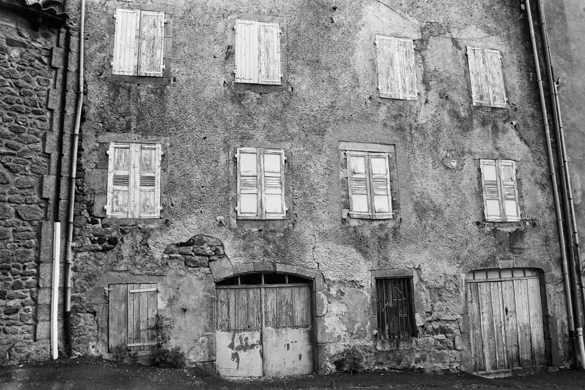 5 Frames... At Pradelles, deep in the heart of France on Rollei Retro 400 (35mm Format / EI 400 / Nikon FG) - by Stéphane Mee