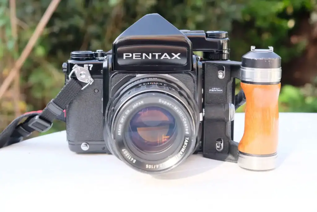 Pentax 67 + 105mm f/2.4 + Grip