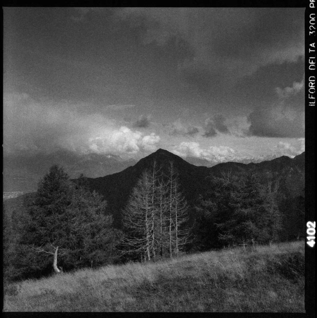 5 Frames... Around lakes Como and Lugano on expired ILFORD Delta 3200 Professional (120 Format / EI 1000 / Hasselblad 500 C:M + Hasselblad Distagon C T* 50mm f/4)
