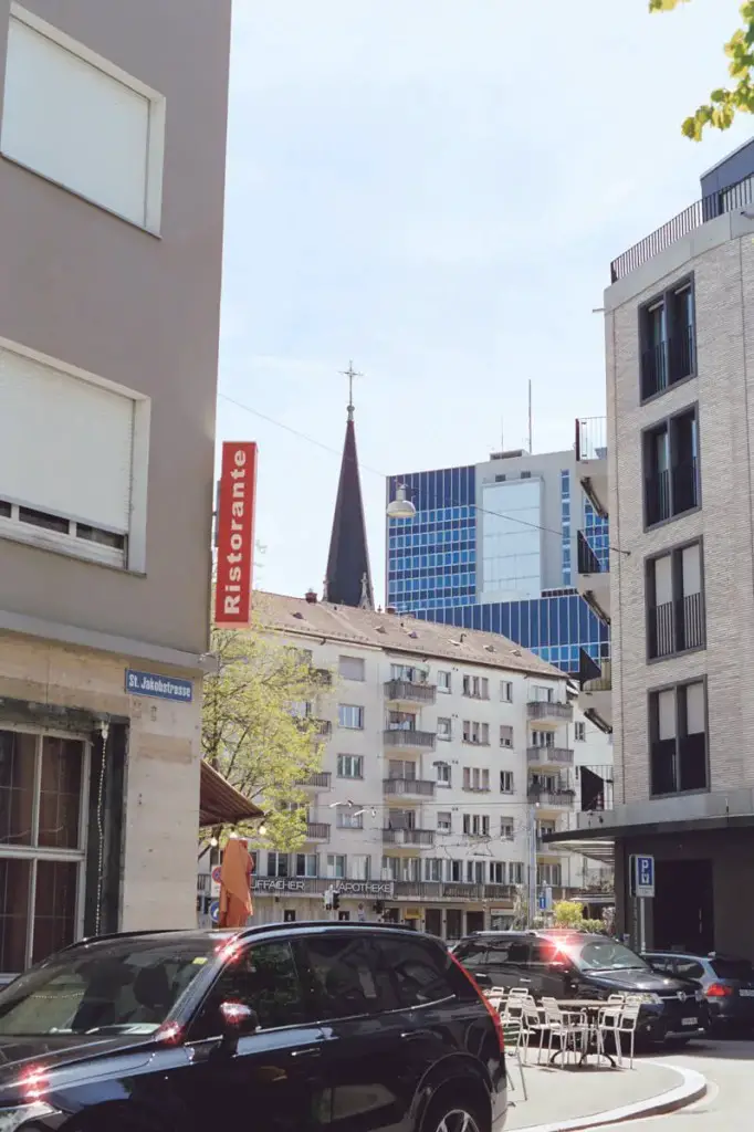 Film review, Cinestill 50D on Zurich's smaller streets - Pentax MX and SMC Pentax-M 50mm f/1.7