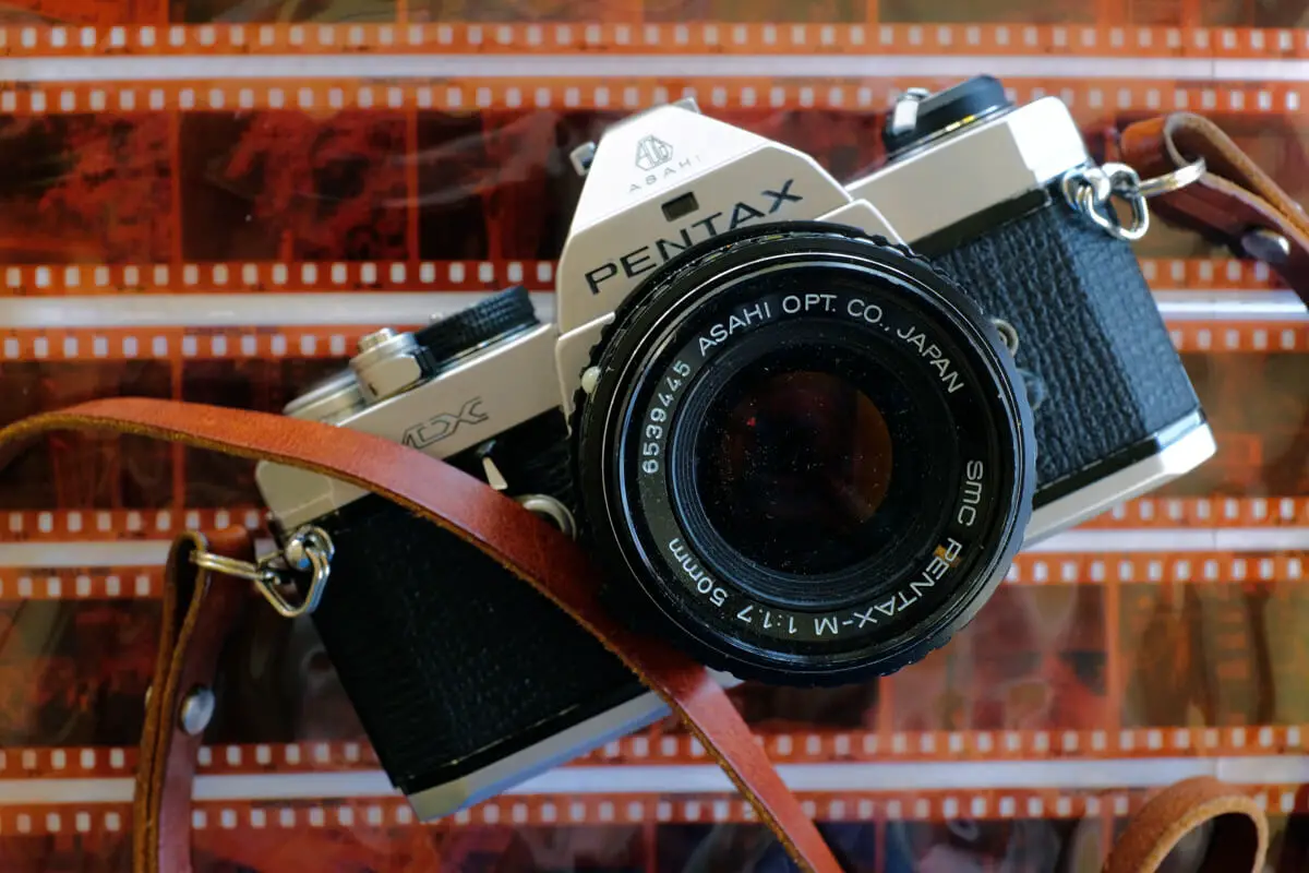 限定新品通販激安  F1.7 50mm Pentax-M smc + MX Pentax フィルムカメラ