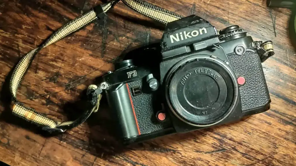 My Nikon F3 + Nikon 50mm f/1.8 Series E lens)