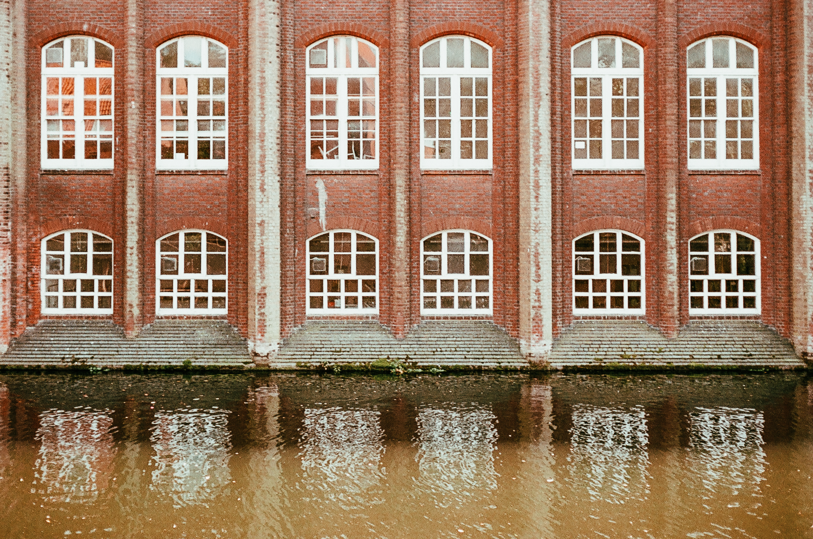 5 Frames... Around Norwich's Wensum river on Silberra Color (35mm Format / El 100 / Konica Auto S3 With Hexanon 38mm f/1.8) - by Sean Parnell