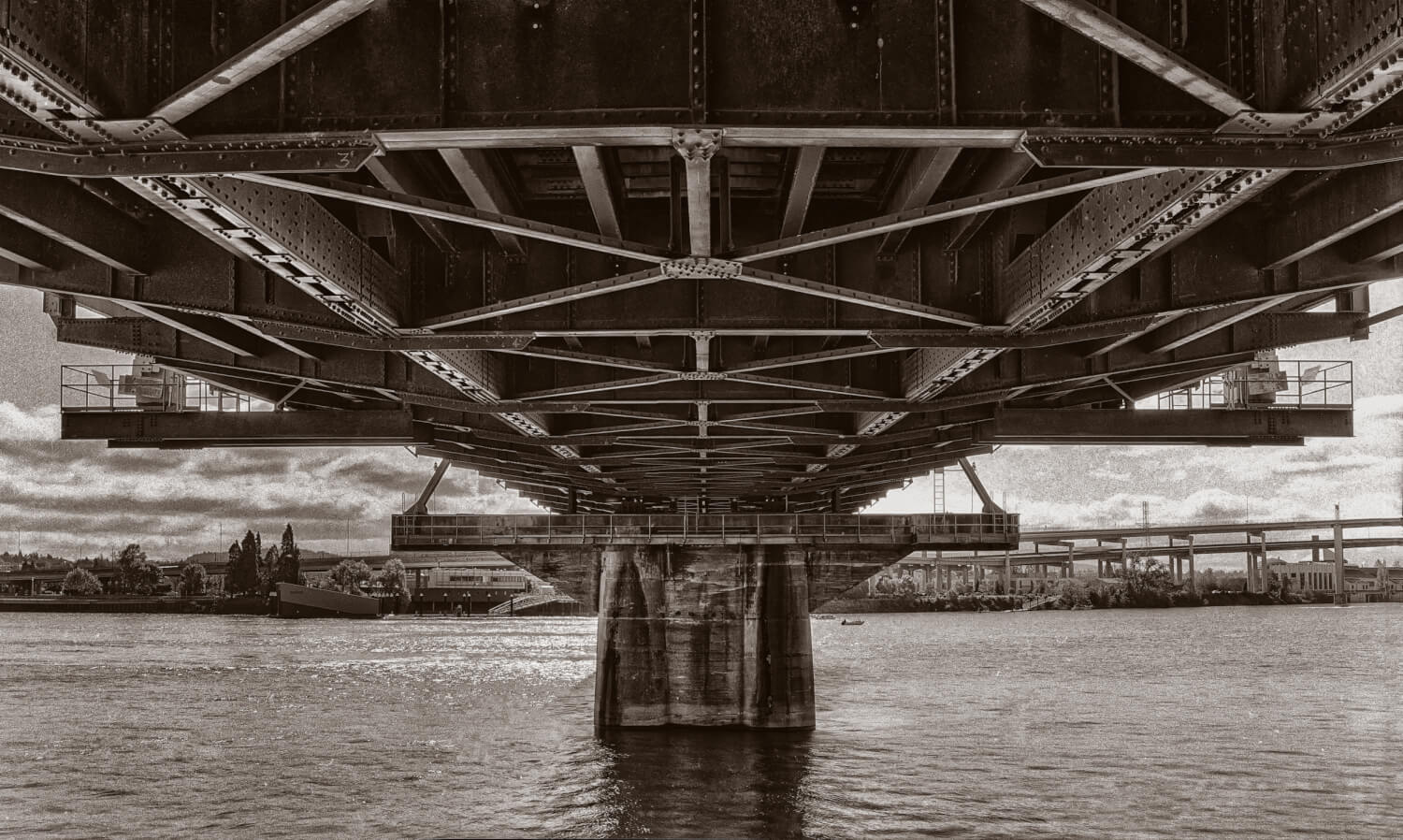 Portland bridge over the Willamette River, stitched panorama. Mamiya RZ67, 180mm Mamiya-Sekor. Kodak T-MAX 100 developed in XTOL.