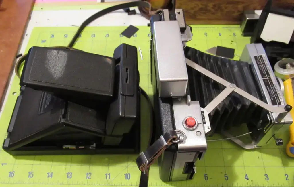 A Polaroid SX-70 Sonar and a Model 450