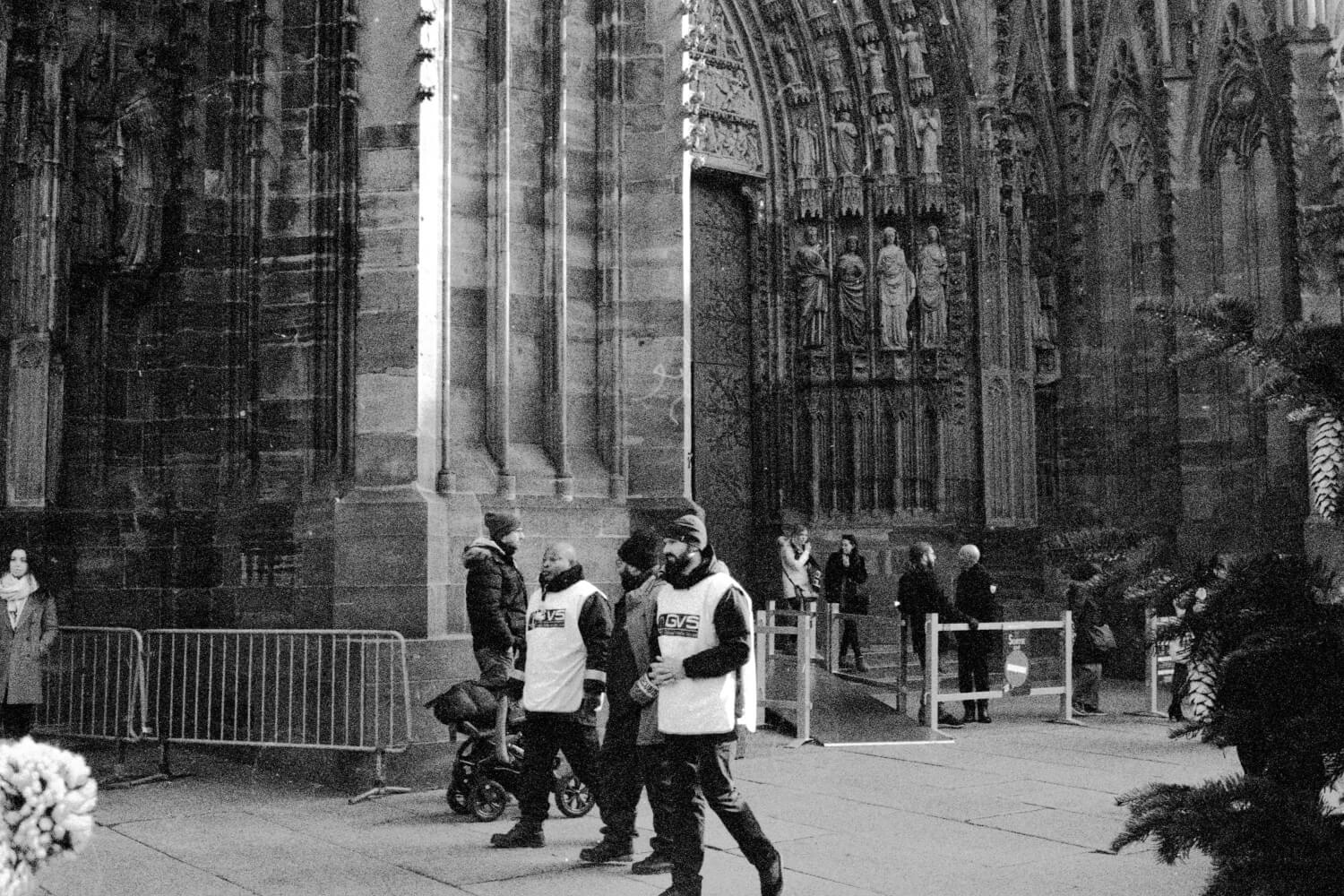 5 Frames... Of Strasbourg on ILFORD Delta 400 Professional with the "wrong" developer (35mm format / EI 1600 / Rollei 35TE + Tessar f3.5/40mm) - by Olaf
