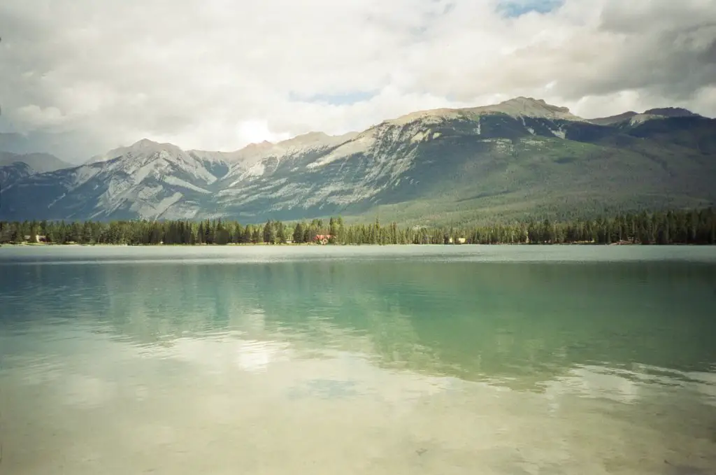 5 Frames… Through Western Canada on CineStill 400D (35mm Format / EI 400 / Lomography LC-A+) - by Julia Beyer