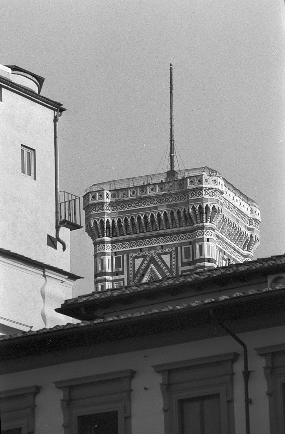 5 Frames... Of Orwo UN54 in Florence on a Canon FTb (35mm Format / EI 160 / Canon FD 70-210mm f/4.0 zoom lens - by Sergio Palazzi