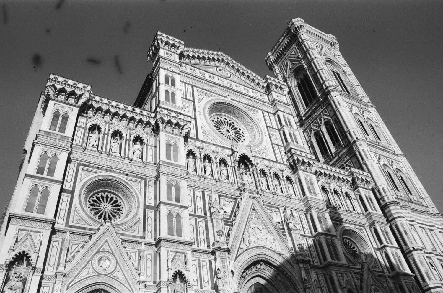 5 Frames... In Florence on expired ILFORD PAN F PLUS (35mm Format / EI 10 Contax RTS III + Carl Zeiss Distagon 2,8/28mm) - by Julian Ruoss