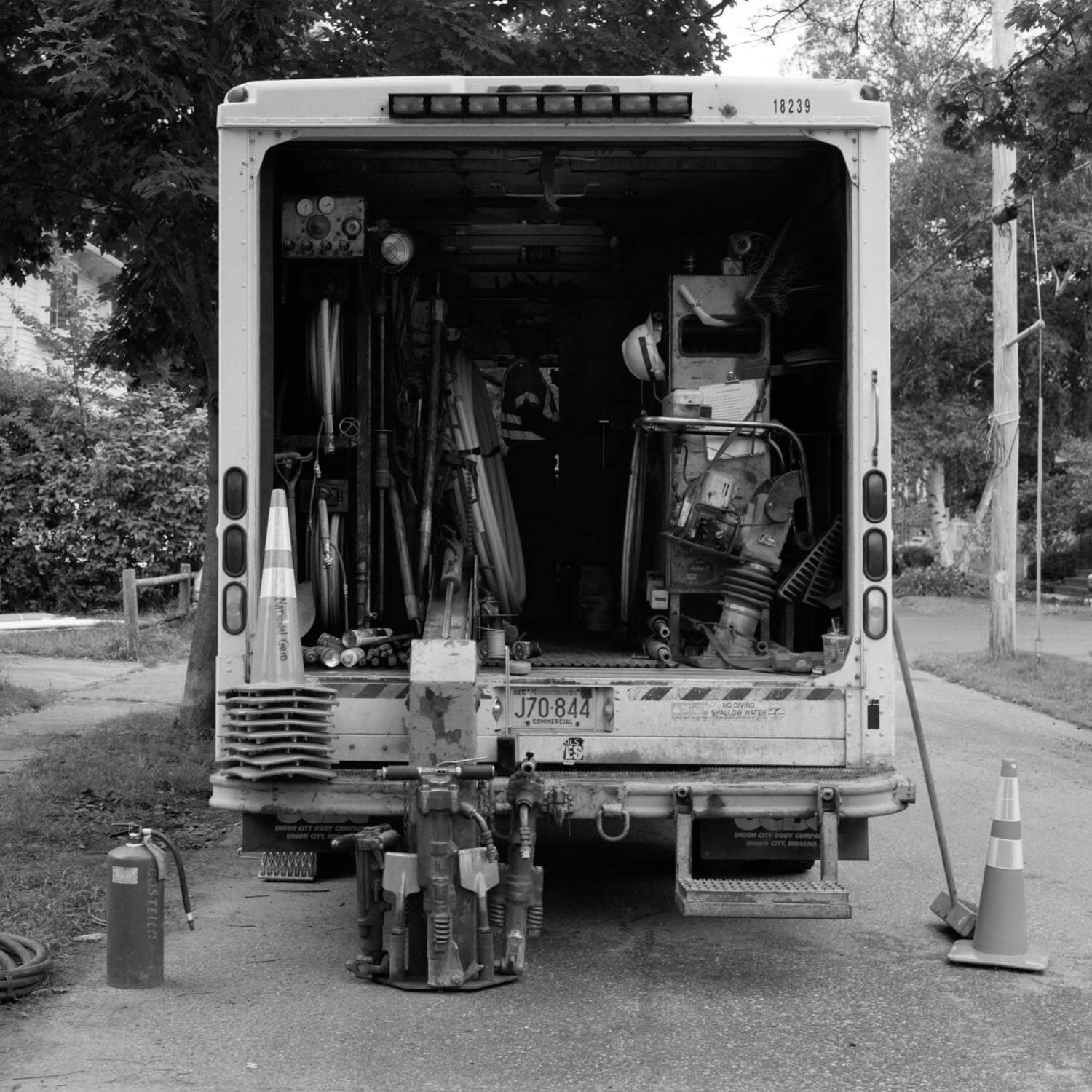 Street maintenance truck - Square subjects almost demand a square frame, otherwise the subject will have excessive space around it in one dimension or the other