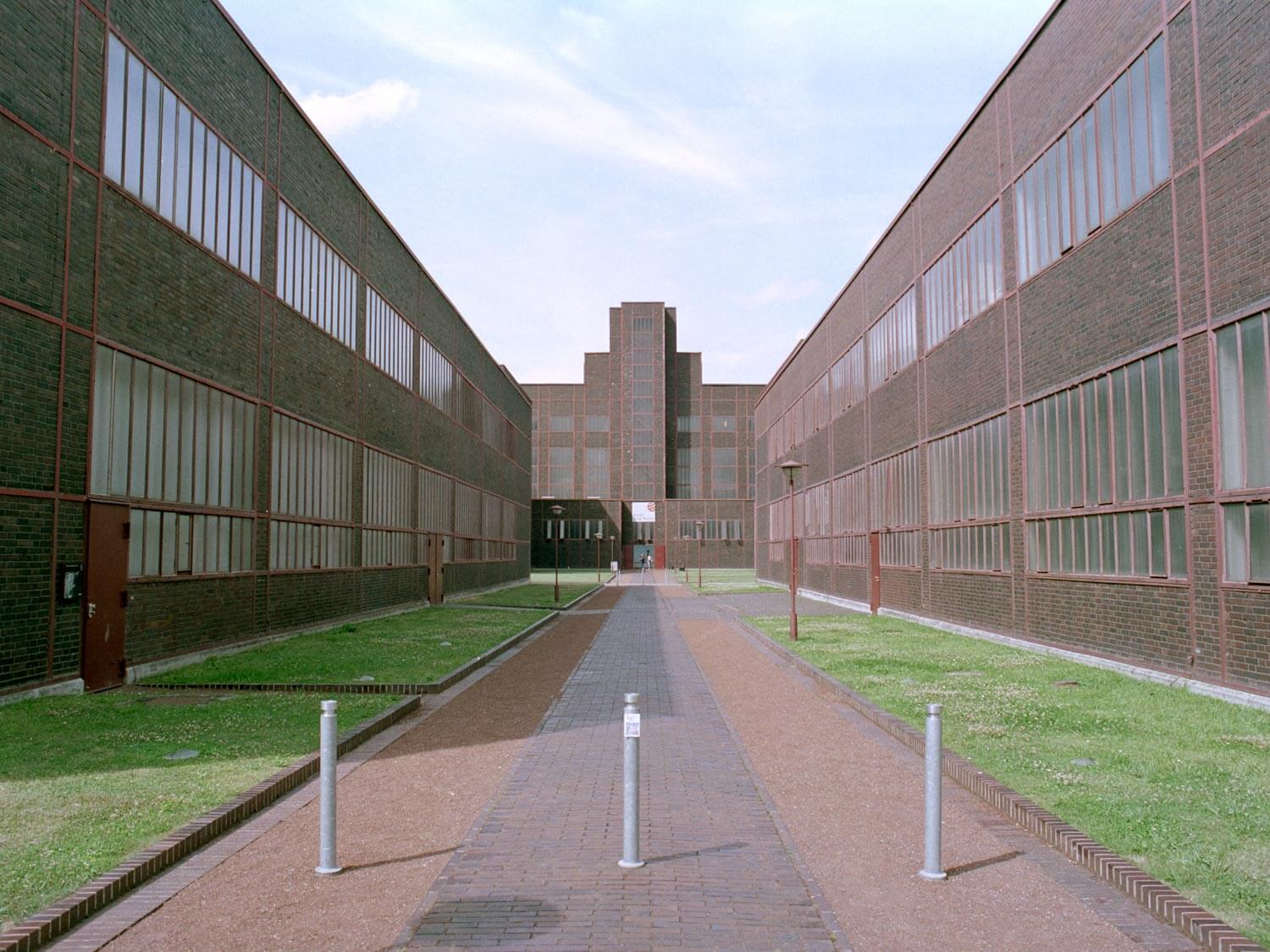 5 Frames… Of Zeche Zollverein on Silberra Color 100 (120 Format / EI 125 / Mamiya 645 1000s + Sekor-C 45mm f/2.8) - by Ernst-Jan de Vries