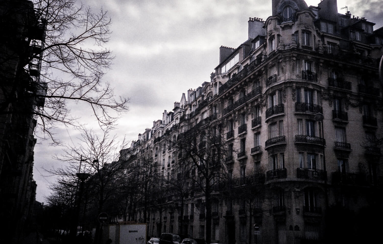Travelogue: Fujicolor in Paris on a Nikon L35AF - by Mark John Hiemstra